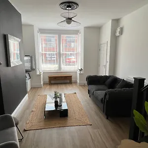 Modern 2 Bedroom House Holiday home